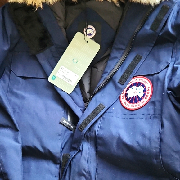 Canada Goose - Picture 1 of 4